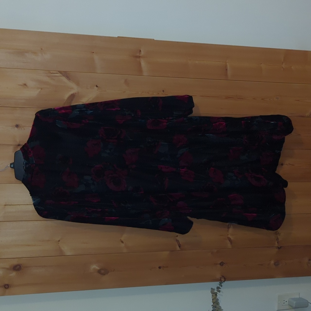 Torrid Women’s Floral Velvet Lined Long Coat - Picture 9 of 12